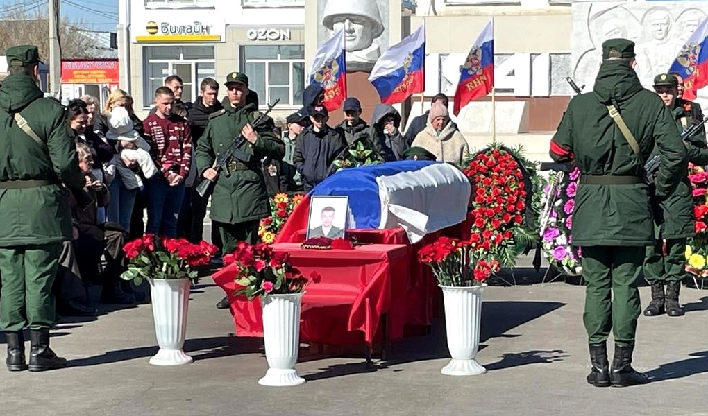 Нов 23 апреля. Прощание с военнослужащими солдатами. Прощание с погибшими на Украине военными.